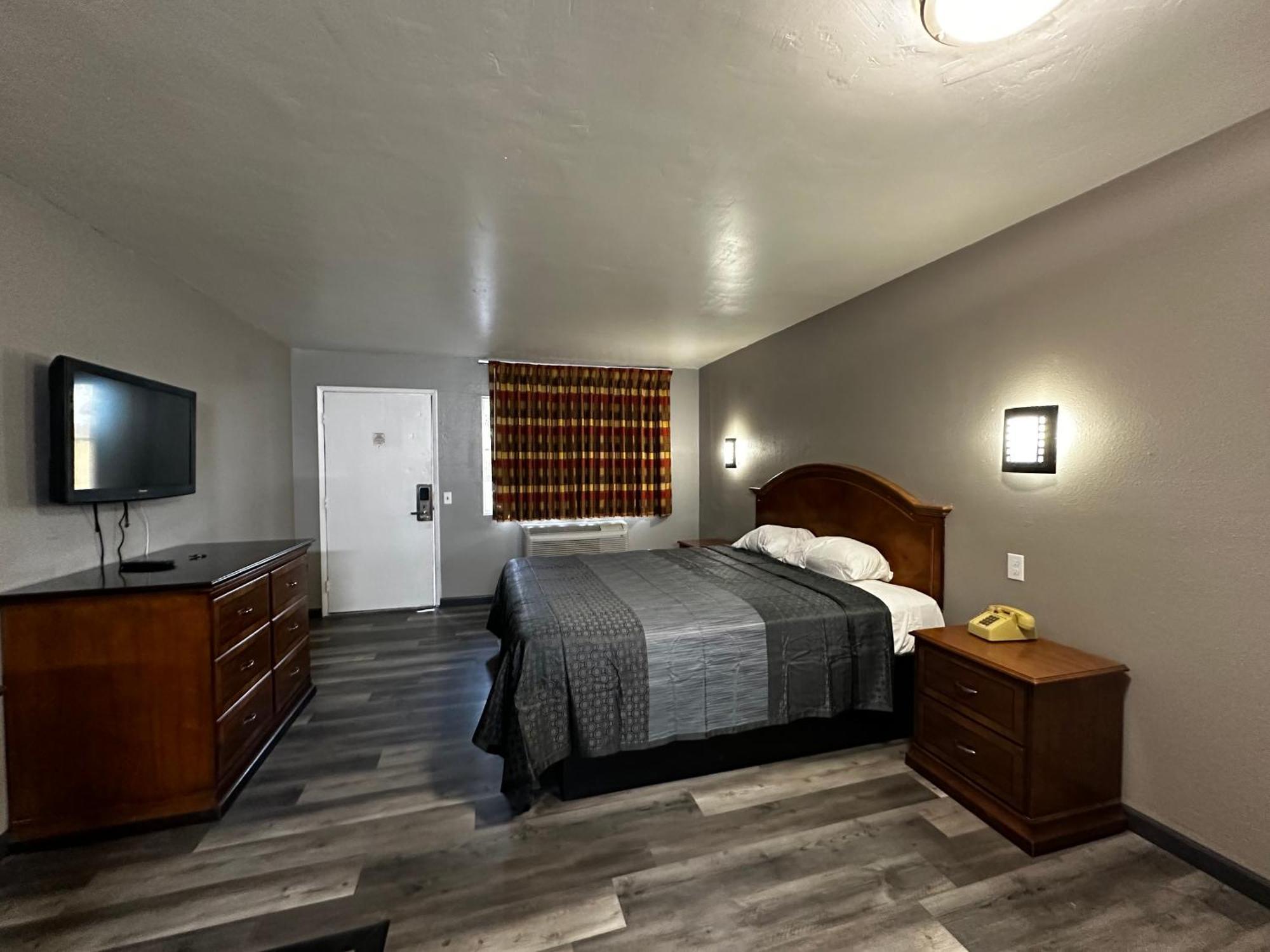 Sunpark Inn & Suites San Bernardino Exterior photo